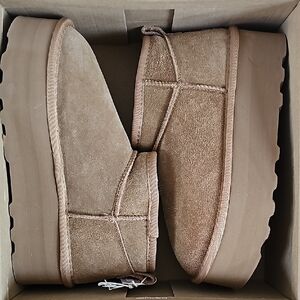 Cushionaire memory foam genuine suede ankle boots